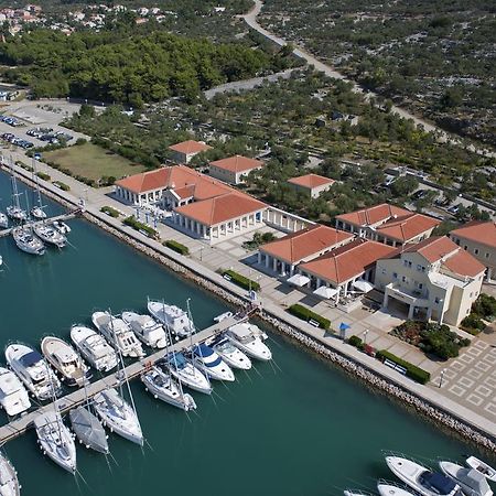 Apartment Aci Marina Cres Exterior photo