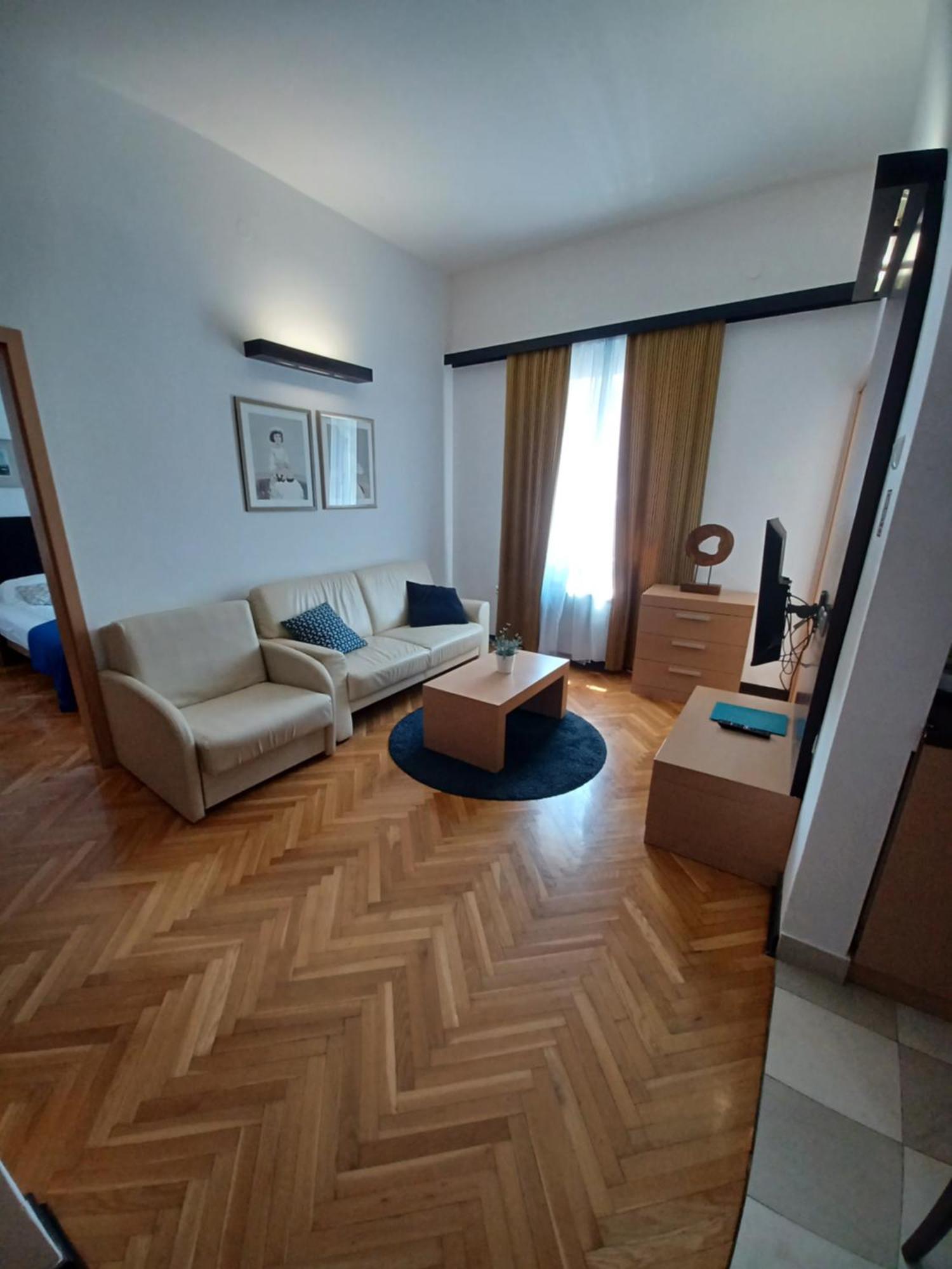 Apartment Aci Marina Cres Exterior photo